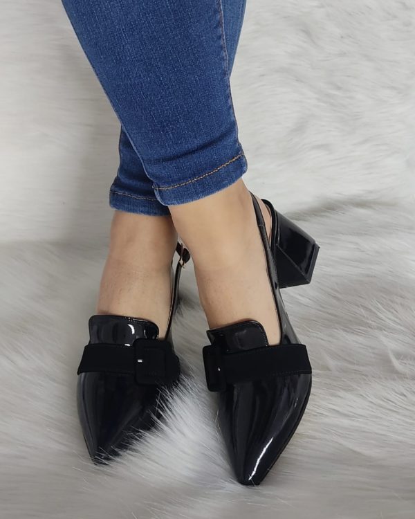 Zapatilla Puntuda Destalonada